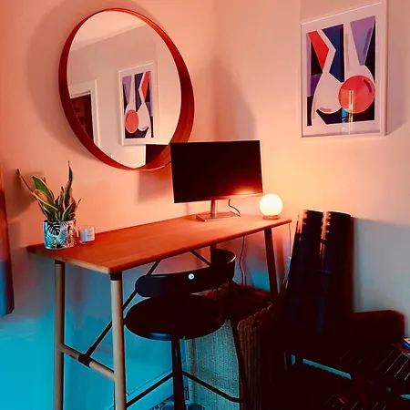 Modern Centre Balcony & King Bed Appartement Dublin