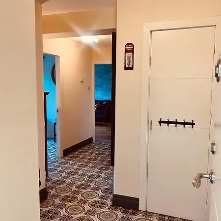 Modern Centre Balcony & King Bed * Dublin